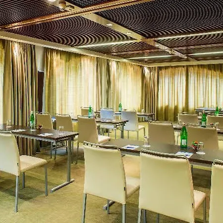 Nh米兰2号酒店 塞葛拉特