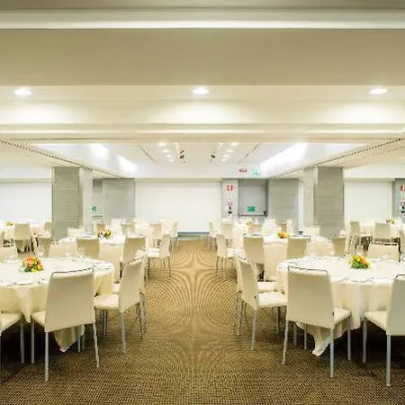 Nh米兰2号酒店 4*