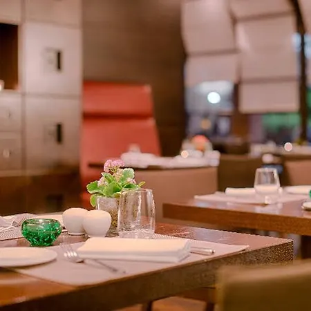Nh米兰2号酒店 4*