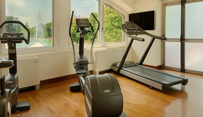 Nh米兰2号酒店 4* 塞葛拉特