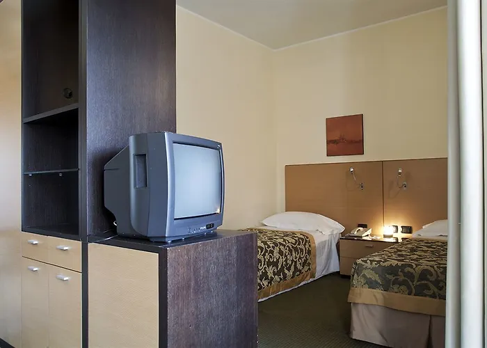 Nh米兰2号酒店 4*