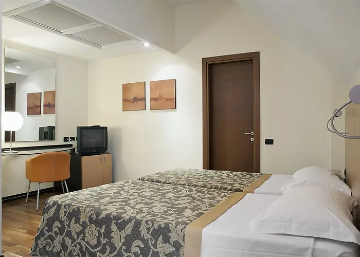 Nh米兰2号酒店 公寓式酒店 4*