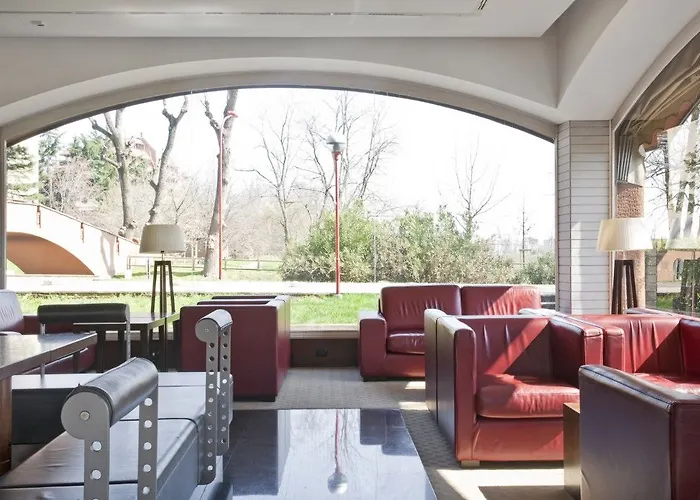 Nh米兰2号酒店 公寓式酒店 塞葛拉特