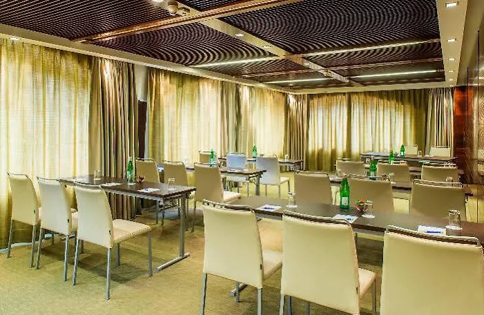 Nh米兰2号酒店 塞葛拉特