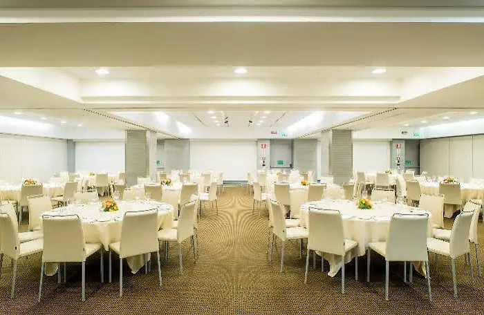 Nh米兰2号酒店 4*