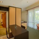 מלון דירות Nh Milano 2 4*