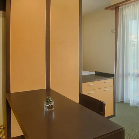 Apart Otel Nh Milano 2 4*