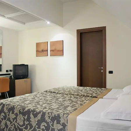 Nh Milano 2 Apart Otel 4*